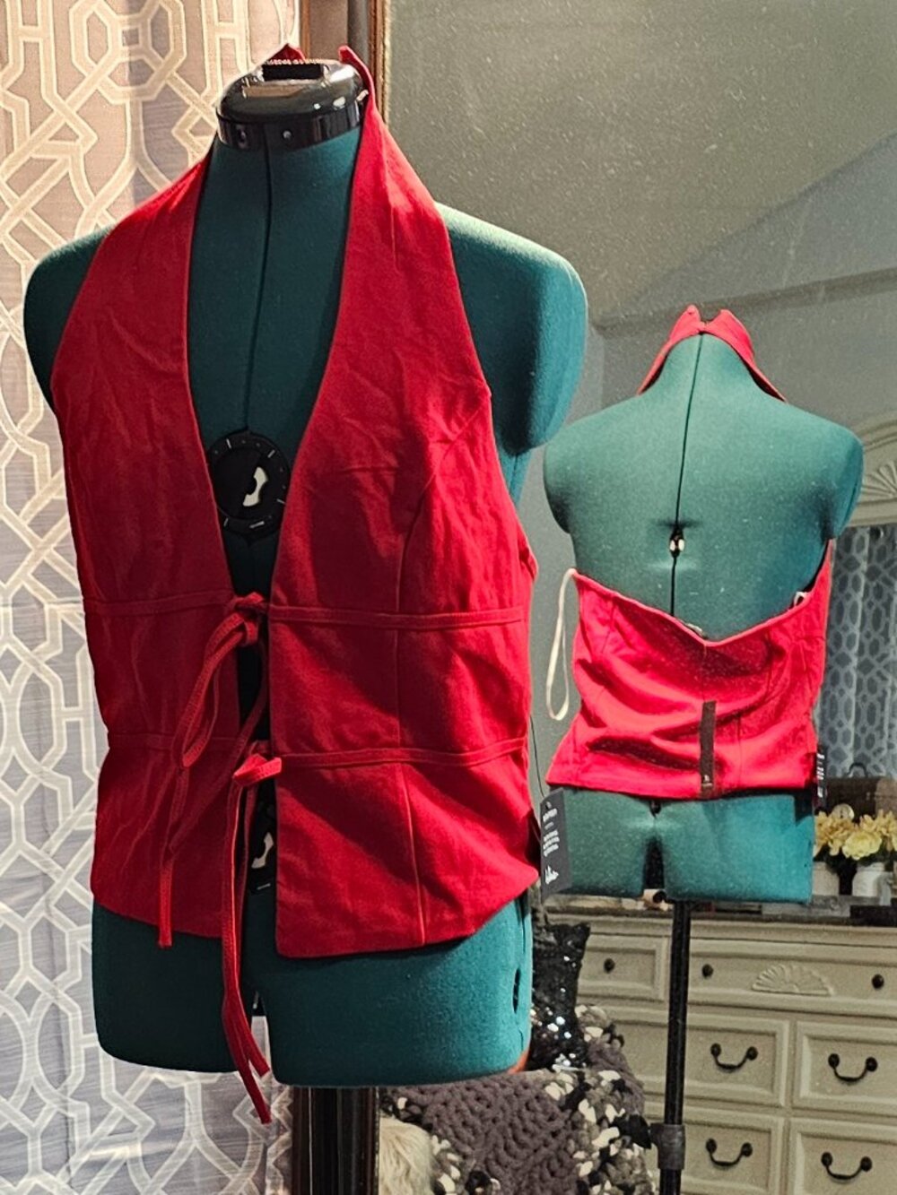 Lulus Red Halter Tie‑Back Top – Size XL – NWT